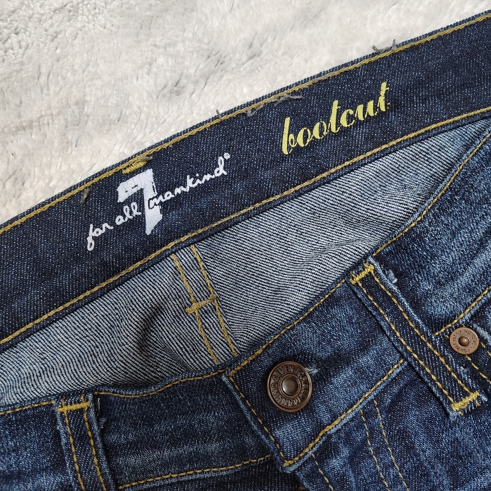 7 For All Mankind Boot Cut Dark Wash Jeans Women's 27 Fading Whiskering Low Rise - Picture 7 of 10